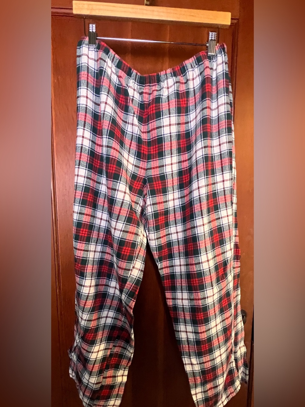 Lauren Ralph Lauren Plaid Flannel Pajama Set | Large | Cropped Fit - Picture 4 of 7